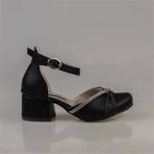 Trend Adımlar Siyah Burnu Kapalı Taş İşleme Kız Çocuk Klasik Ayakkabı thumbnail 2