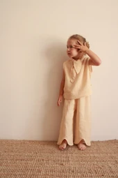 Fularlı Pastel Sarı Çizgili Çapraz Şerit Detaylı Müslin Takım thumbnail 1