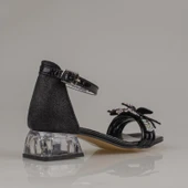 Trend Adımlar Siyah Kısa Topuklu Kemerli Kız Çocuk Klasik Ayakkabı thumbnail 3