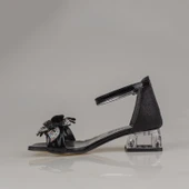 Trend Adımlar Siyah Kısa Topuklu Kemerli Kız Çocuk Klasik Ayakkabı thumbnail 2