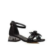 Trend Adımlar Siyah Kısa Topuklu Kemerli Kız Çocuk Klasik Ayakkabı thumbnail 1