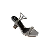 YAZKIŞ Kadın Siyah Ten Beyaz Cilt 8cm İnce Topuk Tek Bantlı Arkası Kapalı Topuklu Ayakkabı thumbnail 12