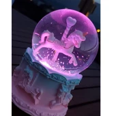 Atlı Karınca Tasarımlı Renk Değiştiren Müzikli Işıklı Kar Küresi Klasik Müzikli Kar Küresi thumbnail 2