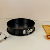 GUARDINI KELEPÇELİ KEK KALIBI 28 CM SİYAH thumbnail 1