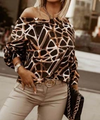 Kadın Uzun Kollu V Yaka Düşük Omuz Geometrik Desen şardonlu Dalgıç Bluz thumbnail 2