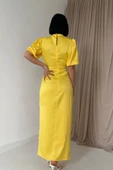 Sarı Büzgülü Saten Elbise thumbnail 3