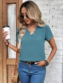 Kadın Kısa Kollu Lazer V Yakalı Ithal Krep Bluz thumbnail 3