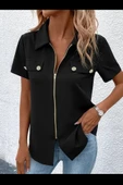 Kadın Kısa Kollu Ceket Yaka önü Fermuarlı Cep Detay Kısa Kol Ithal Krep Bluz thumbnail 1