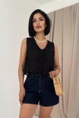 Siyah Sıfır Kol Brode Bluz thumbnail 1