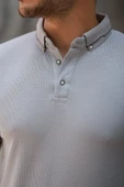 Erkek Düğmeli Yaka Waffle Kumaş Kısa Kollu Tişört thumbnail 3