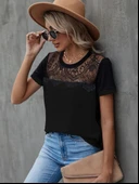 Kadın Kısa Kollu Yuvarlak Yaka ön Dantel Detaylı Viskon Bluz thumbnail 1