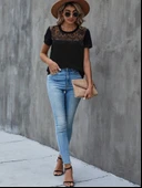 Kadın Kısa Kollu Yuvarlak Yaka ön Dantel Detaylı Viskon Bluz thumbnail 6