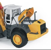 Bruder Liebherr L 574 Kepçe Br02430 - 3