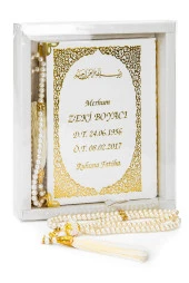 50 ADET - İsim Baskılı Ciltli Yasin Kitabı - Çanta Boy - 128 Sayfa - Kutulu - Vavlı İnci Tesbih - Mevlüt Hediyeliği thumbnail 1