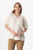 Kısa Kol V Yaka Venüs Düğmeli Müslin Yazlık Bluz Kırık Beyaz KrkByz S/M Kırık Beyaz thumbnail 1