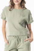 Kısa Kol İzel Yazlık Müslin Bluz Zeytin Yeşili Zytnysl M Zeytin Yeşili thumbnail 3