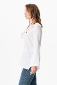Uzun Kol Çiçek V Yaka Nakışlı Müslin Yazlık Bluz Beyaz Byz 4XL/5XL Beyaz thumbnail 4