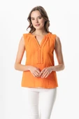 Kolsuz V Yaka Berrin Güpür Detaylı Müslin Yazlık Bluz Turuncu Trnc L Turuncu thumbnail 1
