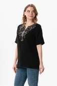 Kısa Kol Çiçek V Yaka Nakışlı Müslin Yazlık Bluz Siyah Syh 2XL-3XL Siyah thumbnail 4