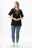 Kısa Kol Çiçek V Yaka Nakışlı Müslin Yazlık Bluz Siyah Syh 2XL-3XL Siyah thumbnail 5
