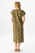 Kısa Kol Şile Bezi Baskılı Midi Boy Yazlık Elbise Serpme Desen Haki Hk thumbnail 2