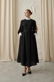 Siyah Yaka Ve Kolları Taşlı Elbise thumbnail 1