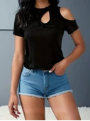 Kadın Kısa Kollu Tek Omuzu Açık Damla Detaylı Viskon Bluz thumbnail 1