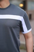 Erkek şerit Detaylı Kısa Kollu T-shirt thumbnail 3