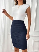 Kadın Kısa Kollu Bisiklet Yaka çift Renkli Eteği Büzgülü Kısa Dalgıç Elbise thumbnail 4