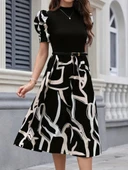 Kadın Kısa Kollu Yarı Balıkçı Yaka üst Viskon Alt Desenli Dokuma Midi Elbise thumbnail 5