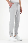 Gri Erkek Eşofman Altı Etiketli Arka ve Yan Cepli Regular Fit Lastik Paça thumbnail 3