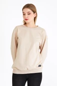 Kadın Bej Renk Basic Bisiklet Yaka Sweatshirt thumbnail 1