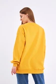 Sarı Kadın Pamuklu Oversize Basic Bisiklet Yaka Sweatshirt thumbnail 5