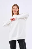 Ekru Kadın Pamuklu Oversize Basic Bisiklet Yaka Sweatshirt thumbnail 2