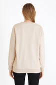 Kadın Bej Renk Basic Bisiklet Yaka Sweatshirt thumbnail 6