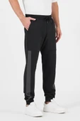Erkek Siyah Standart Fit Normal Kesim Paça Ribanalı Cepli Rahat Jogger Eşofman Altı thumbnail 2
