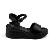 Kadın Siyah Tokalı Dolgu Topuklu Sandalet 6 Cm Rahat Yüksek Topuklu thumbnail 2