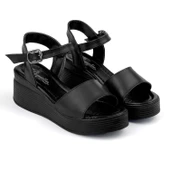 Kadın Siyah Tokalı Dolgu Topuklu Sandalet 6 Cm Rahat Yüksek Topuklu thumbnail 3