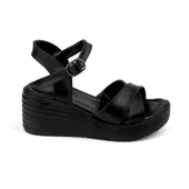 Kadın Siyah Tokalı Dolgu Topuklu Sandalet 6 Cm Rahat Yüksek Topuklu - 2