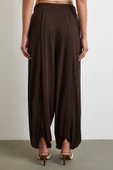Paça Detaylı Şalvar Pantolon Kahve thumbnail 6