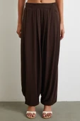 Paça Detaylı Şalvar Pantolon Kahve thumbnail 4