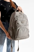 Bagacar Bolsas 1087 Su Geçirmez İthal Krinkıl Kumaş Laptop Bölmeli Okul ve Günlük Sırt Çantası Vizon - 1