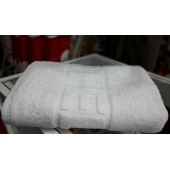 BEYAZ AYAK HAVLUSU -İHRACAT FAZLASI - EBADI: 49 X 94 cm - % 100 COTTON - TEK TARAFI HOTEL YAZILI - 7