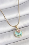 316L Çelik Gold Renk Zincir Mavi Minimal Çiçek İşlemeli İnci Detay Portre Model Kadın Kolye thumbnail 1