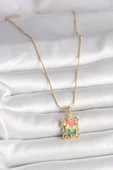 316L Çelik Gold Renk Renkli Zirkon Taşlı Kelebek İşlemeli Portre Model Kadın Kolye thumbnail 2