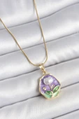 316L Çelik Gold Renk Zincir Mor Çiçek İşlemeli İnci Detay Portre Model Kadın Kolye thumbnail 1