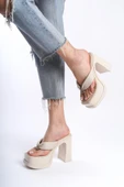 Kadın Geyala Bej Parmak Arası (12 cm ) Platform Topuklu Terlik - 1