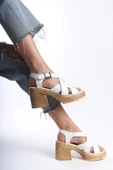 Kadın Diego Beyaz Ortopedik İç Taban( 8 cm )  Platform Topuk Sandalet - 1