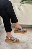 Kadın Tinge Beyaz Rugan Leopar Kalın Mantar Taban Ortopedik  Sandalet  K-250 - 4