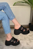 Kadın Bonti Siyah Üç Biyeli Toka Detaylı Kalın Taban Ortopedik Sandalet K-3030 - 3